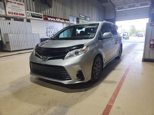 2020 Toyota Sienna LE