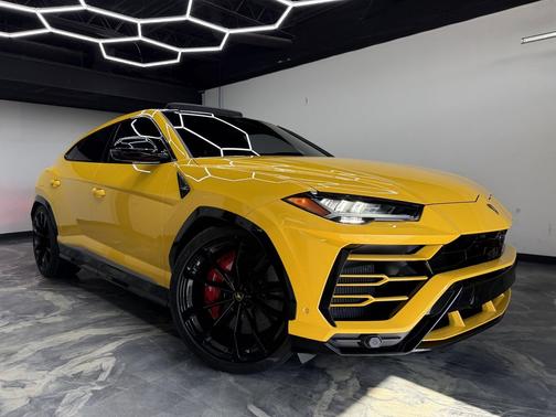 Grigio Nimbus Metallic 2019 Lamborghini Urus