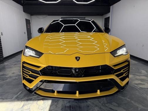 Grigio Nimbus Metallic 2019 Lamborghini Urus
