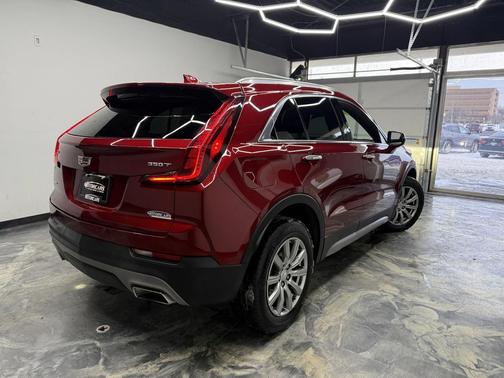 2023 Cadillac XT4 Premium Luxury