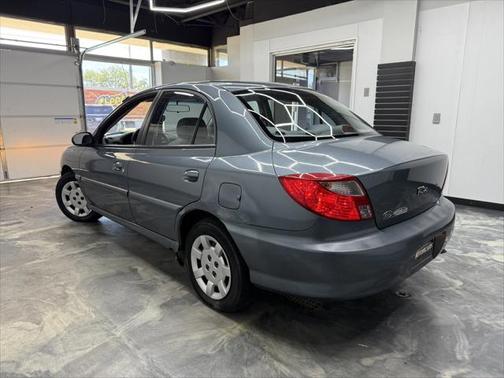 2002 Kia Rio Base