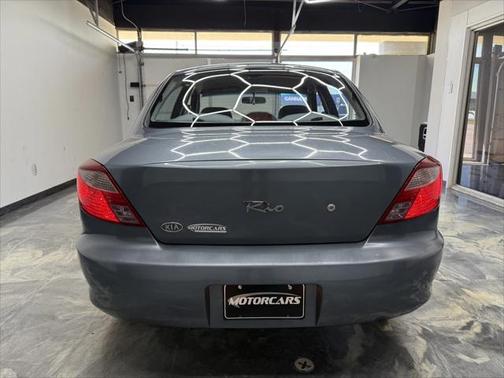2002 Kia Rio Base