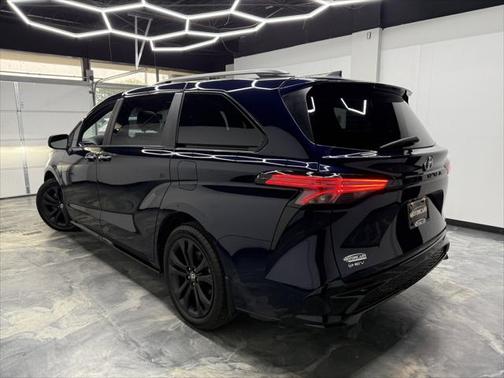 2025 Toyota Sienna XSE 7 Passenger