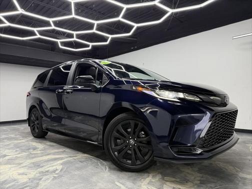 2025 Toyota Sienna XSE 7 Passenger