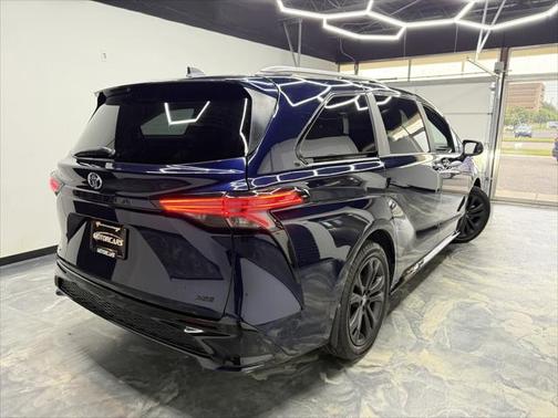 2025 Toyota Sienna XSE 7 Passenger