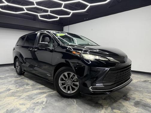 2021 Toyota Sienna XLE 7 Passenger