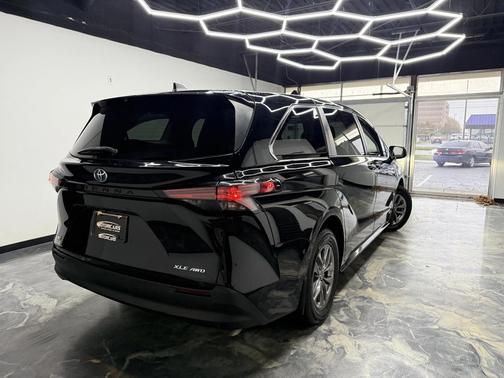 2021 Toyota Sienna XLE 7 Passenger