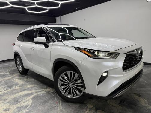 White 2026 Toyota Highlander Hybrid Platinum