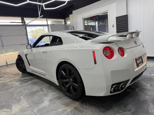 Pearl White 2010 Nissan GT-R Premium