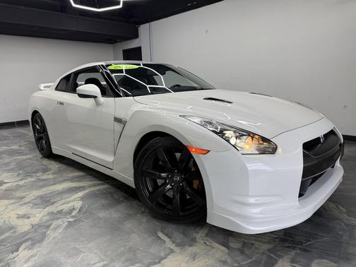 Pearl White 2010 Nissan GT-R Premium