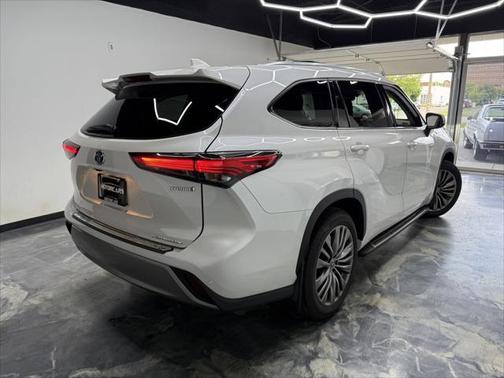 2020 Toyota Highlander Hybrid Platinum