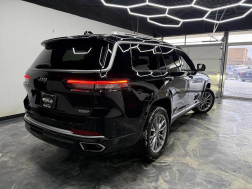 2022 Jeep Grand Cherokee L Summit