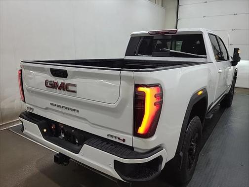 2024 GMC Sierra 2500 AT4