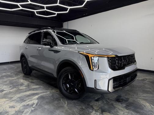 Wolf Gray 2024 Kia Sorento SX