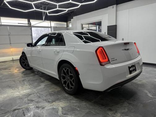 2018 Chrysler 300 S