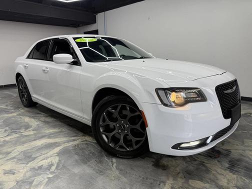 2018 Chrysler 300 S