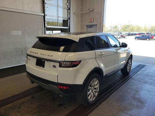 White 2016 Land Rover Range Rover Evoque SE