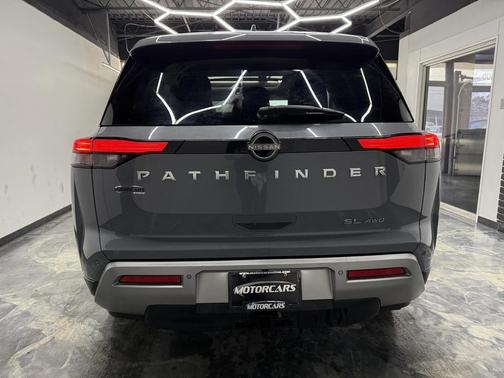 2022 Nissan Pathfinder SL 4WD