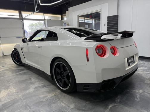 Pearl White 2016 Nissan GT-R Black Edition