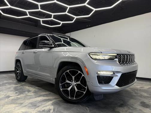 2022 Jeep Grand Cherokee Summit