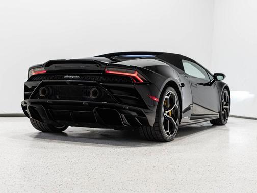 Black 2022 Lamborghini Huracan EVO Spyder RWD
