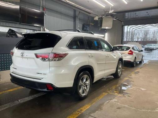 2015 Toyota Highlander Limited Platinum