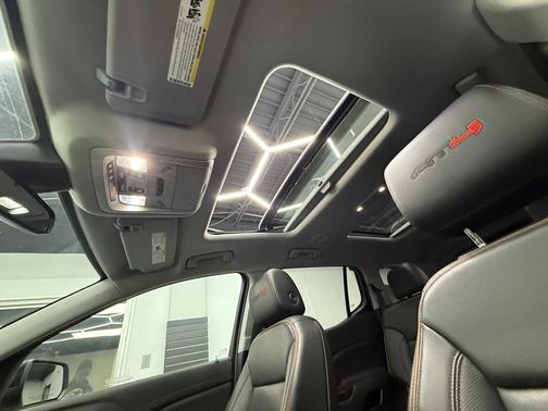 2021 GMC Acadia AWD AT4