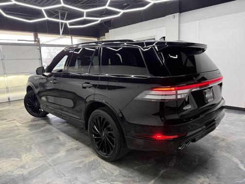 Infinite Black Metallic Clearcoat 2023 Lincoln Aviator Reserve AWD