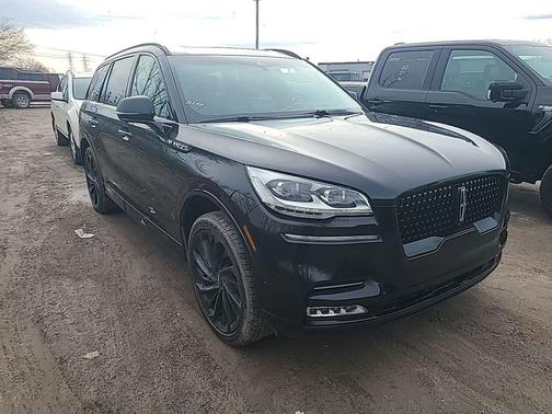 Infinite Black Metallic Clearcoat 2023 Lincoln Aviator Reserve AWD