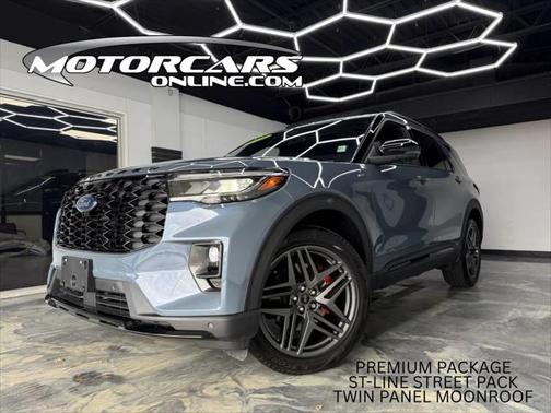 2025 Ford Explorer ST-Line