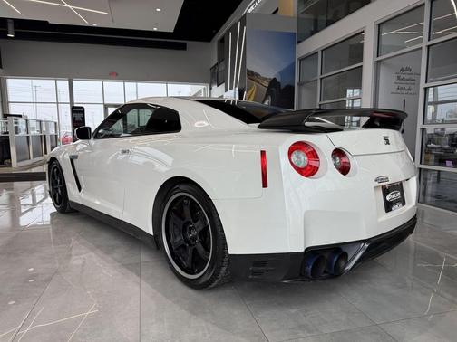 2014 Nissan GT-R Black Edition