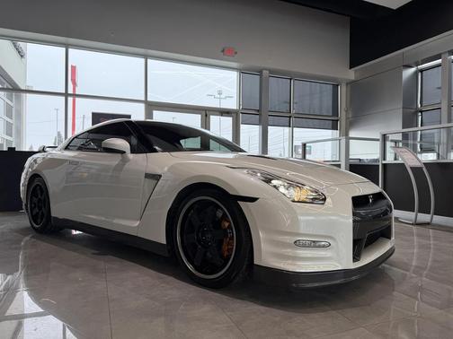 2014 Nissan GT-R Black Edition