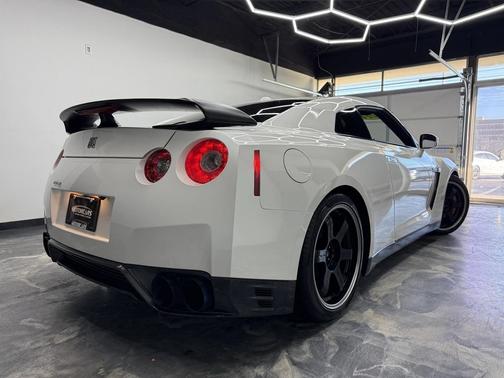 2014 Nissan GT-R Black Edition