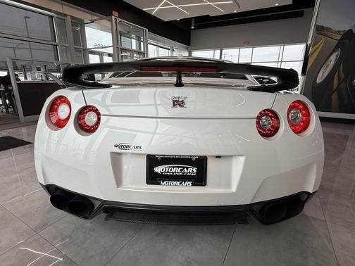 2014 Nissan GT-R Black Edition