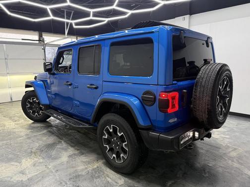 2024 Jeep Wrangler 4-Door Sahara 4x4