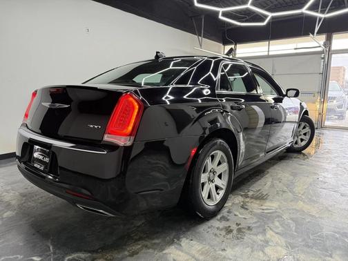 2019 Chrysler 300 Touring