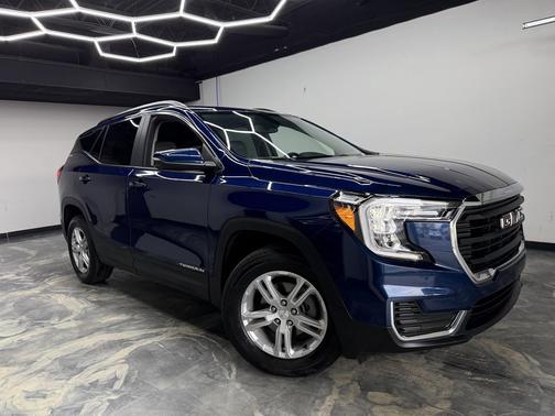 Marine Metallic 2023 GMC Terrain SLE
