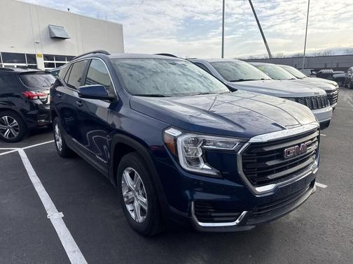 Marine Metallic 2023 GMC Terrain SLE
