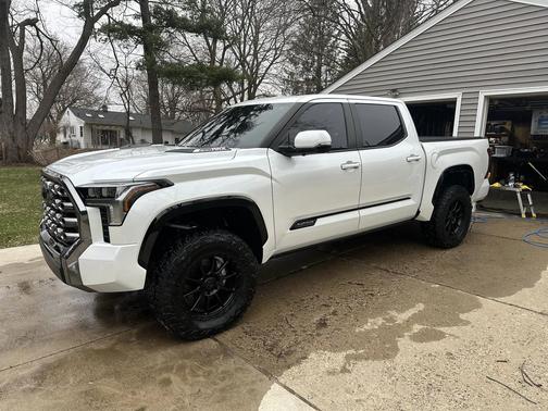 2024 Toyota Tundra Hybrid Platinum