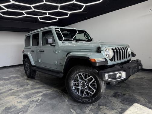 Earl 2024 Jeep Wrangler 4-Door Sahara