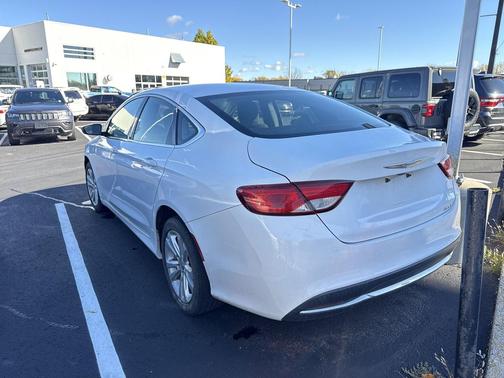 2016 Chrysler 200 Limited