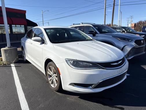 2016 Chrysler 200 Limited