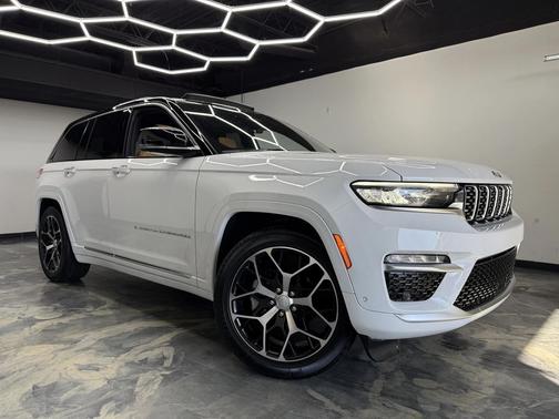 2022 Jeep Grand Cherokee Summit