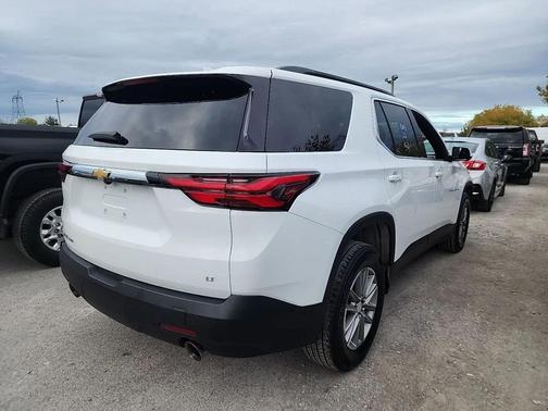 2022 Chevrolet Traverse LT Cloth