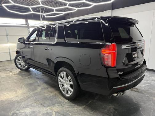 Black 2021 Chevrolet Suburban High Country