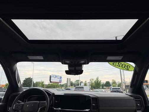 2025 Chevrolet Silverado 2500 4WD Crew Cab Standard Bed ZR2