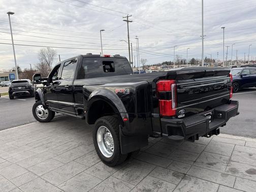 2025 Ford F-450 Platinum