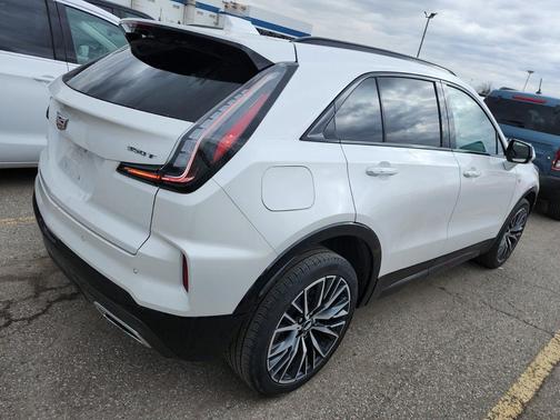 Crystal White Tricoat 2024 Cadillac XT4 Sport