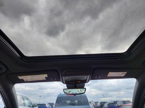 Crystal White Tricoat 2024 Cadillac XT4 Sport