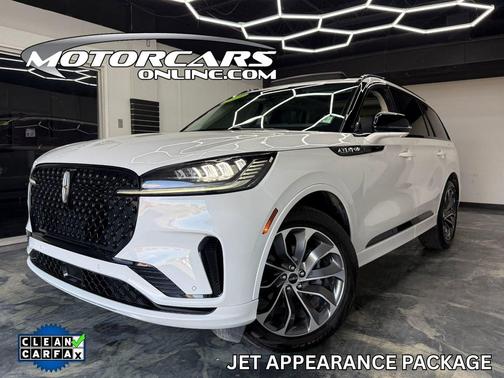 Pristine White Metallic Tri-Coat 2025 Lincoln Aviator Premiere